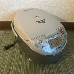 TIGER　タイガー　炊飯器　JKW-A100　5.5合炊　20...