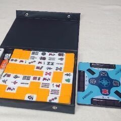好評完売『新品 未使用』折り畳み麻雀卓（引き出し無）と麻雀牌のセットの画像