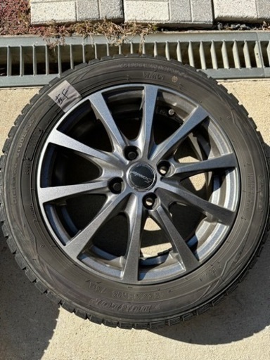 【取引中】スタッドレスタイヤ　DUNLOP！４本セット❗️