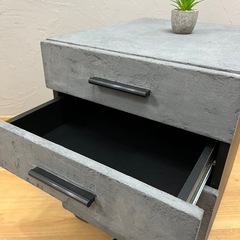 《一点物》キャビネット　18,000円（モールテックス塗装）の画像