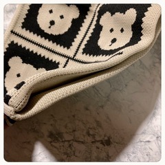 ꒰未使用꒱くまさん柄 ニット マチなしミニバッグ モノトーン 夢可愛いの画像