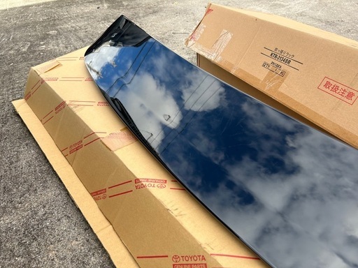 30プリウス 純正リアウィング