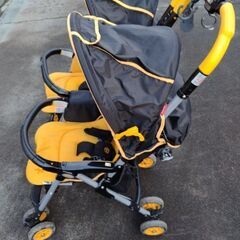 Aprica2人乗りベビーカー（双子）の画像