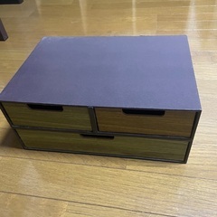 IKEA 小物ケース　500円で譲ります