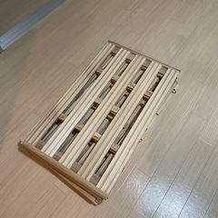 シングルベッドサイズの折りたたみ式すのこ