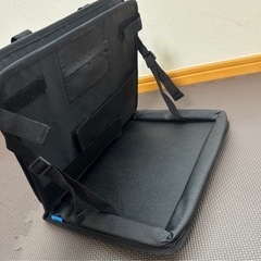 車用　収納　飲み物食べ物置きなど