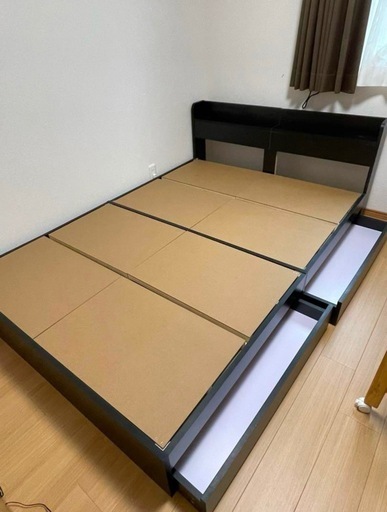 収納付きダブルベッド
