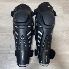 オフロードバイク用ニーガード