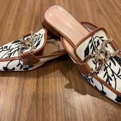 中古♡格安！スクエアトゥ♡歩きやすい靴！パンプスの画像