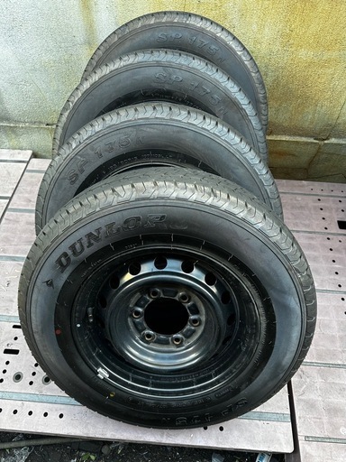 ハイエース　タイヤ