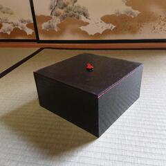 昭和レトロ/1960年代前半物】木製干菓子器 ふた付き菓子器、蓋付き菓子入れ 四角形 正方形 一段 漆塗り加工 大きいサイズ 正月 元旦 年末の画像