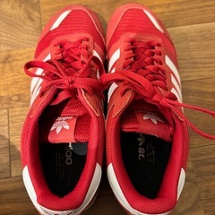 （決定してます）adidas 赤 スニーカー 3本ライン