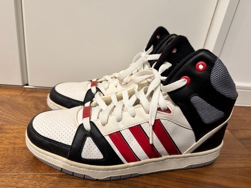 adidas ハイカットスニーカー 白/黒/赤