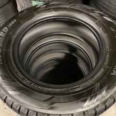 ⭐️⭐️205/65R15🌈スタッドレス4本セット🌈⭐️⭐️の画像