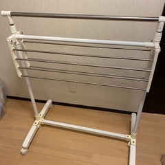 ハンガーラックの画像