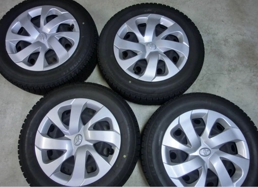 2021年スタッドレス　175/65R15 ５穴　シエンタカローラ