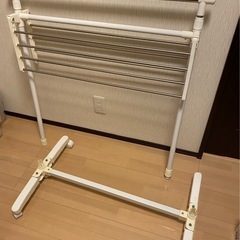 ハンガーラックの画像