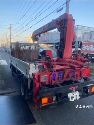三菱クレーン車