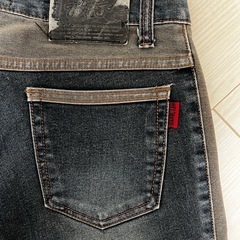デニムパンツの画像