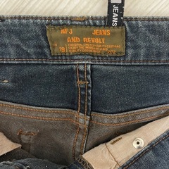 デニムパンツの画像