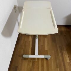 サイドテーブル  キャスター付き 昇降テーブル ノートパソコンスタンド 白色の画像