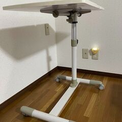 サイドテーブル  キャスター付き 昇降テーブル ノートパソコンスタンド 白色の画像