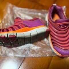 kids 女の子　nikeなどの画像