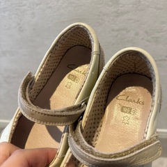【2足】クラークスClarks★キッズシューズ本革＆クロックスcrocs★子供用サンダル赤の画像