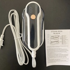 ✨新品✨スチームアイロン　　　小型　小型アイロン　折り畳み色　携帯　軽量の画像
