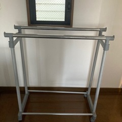 ハンガーラックの画像
