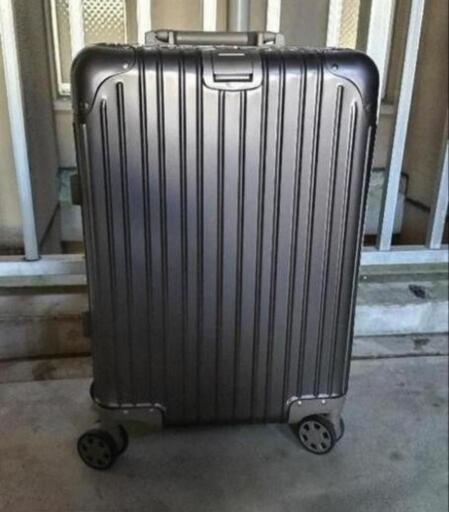 新品　スーツケース
