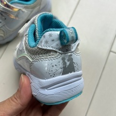 新品同様 
アナ雪のスニーカーの画像