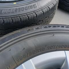 ハイエース新車外し　純正タイヤ4本セットの画像