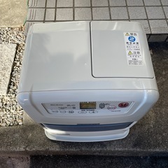 石油ファンヒーターの画像