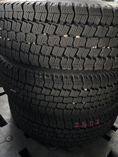 205 75R16 ホイール付きスタッドレス6本　イスズエルフ等用