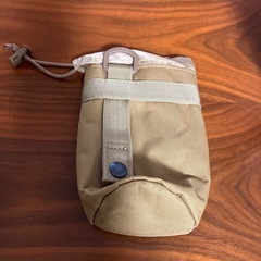 熊スプレー(新品未使用) 期限2028年12月、携帯 ホルダー(新品未使用)の画像