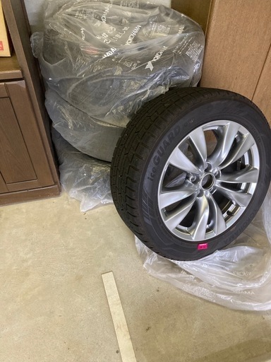 【美品】スタッドレスタイヤ4本　値下げします。