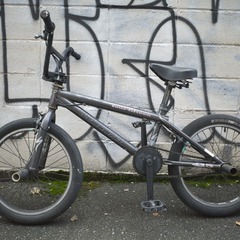 セール・キャンペーン BMX フォー スペシャライズド four-fifteen SPECIALIZED 自転車本体