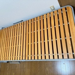 折り畳みベッドの画像