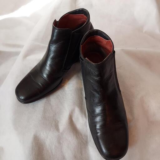 美品　革ショートブーツ