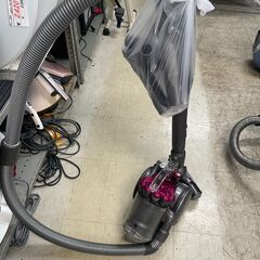 リサイクルショップどりーむ荒田店 No13961 掃除機　ダイソン　サイクロン式　有線タイプでバッテリーの心配いらず♪　各種アタッチメント付きで使い分け♪