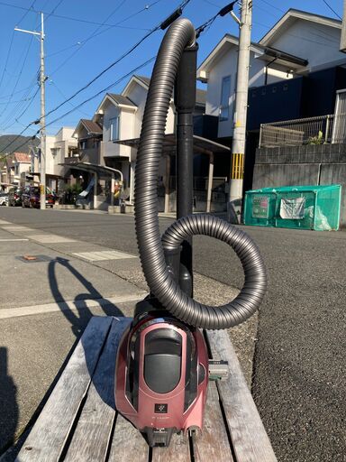 【優先者と交渉中】価格交渉OK・おまけ付き シャープ SHARP サイクロン掃除機 ピンク系/メタリックピンク 高濃度プラズマクラスター7000搭載 EC-PX200-P 2012年製