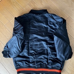 巨人ジャンパー　LLの画像