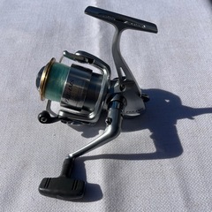 ダイワ フリームス 2500 釣り スピニングリール