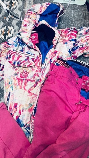 スノボウェア 上下セット BURTONニット帽付き