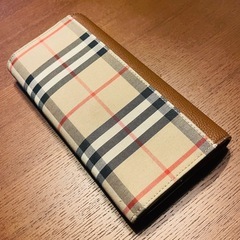 BURBERRY 長財布 １年使用の画像