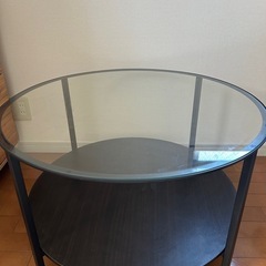 IKEA ガラステーブル