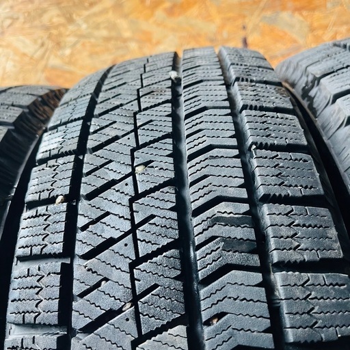 極上タイヤ　BRIDGESTONE ブリヂストン　ブリジストン　VRX2 195/65R15 スタッドレス タイヤ　2021年製　15