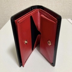 ✨新品✨牛革 折り畳み財布　黒×赤　プレゼント　贈り物　高品質　大容量の画像