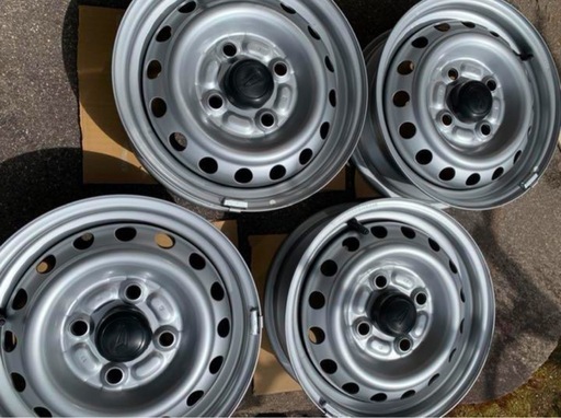 ダイハツハイゼットカーゴ鉄ちんホイール